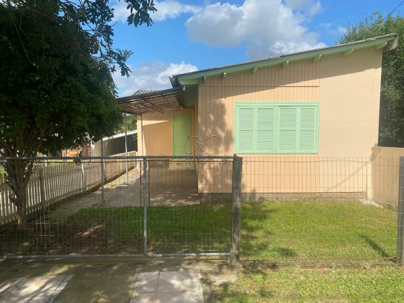 Alugar Casa / Mista em Charqueadas R$ 1.000,00 - Foto 1