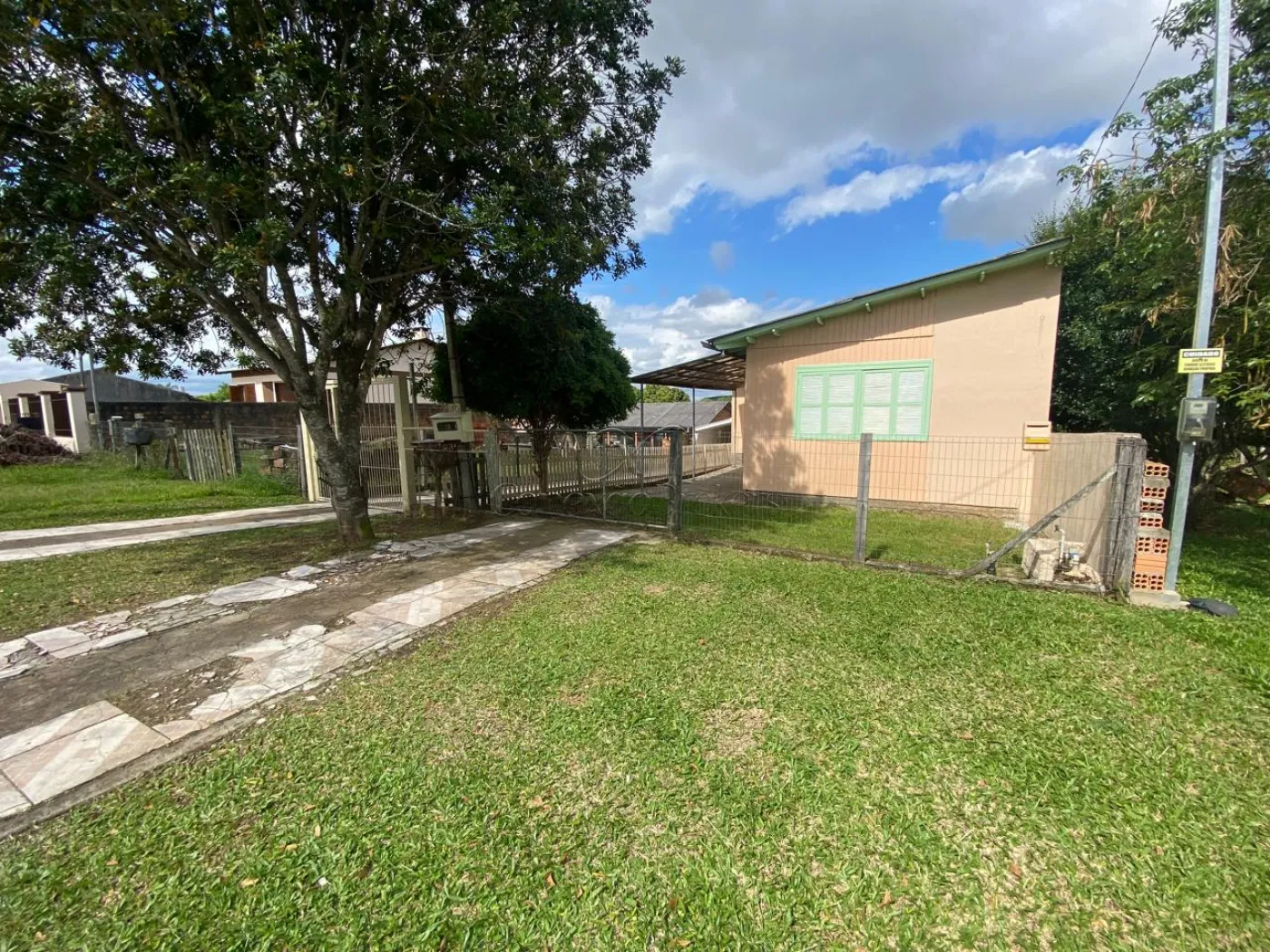 Alugar Casa / Mista em Charqueadas R$ 1.000,00 - Foto 2