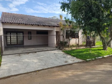 Alugar Casa / Padrão em Charqueadas. apenas R$ 340.000,00