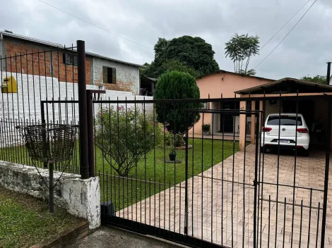 Alugar Casa / Padrão em Charqueadas. apenas R$ 350.000,00